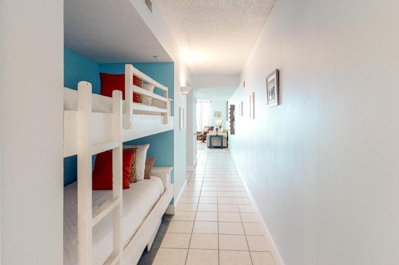 Pelican Beach Resort Дестин Екстериор снимка