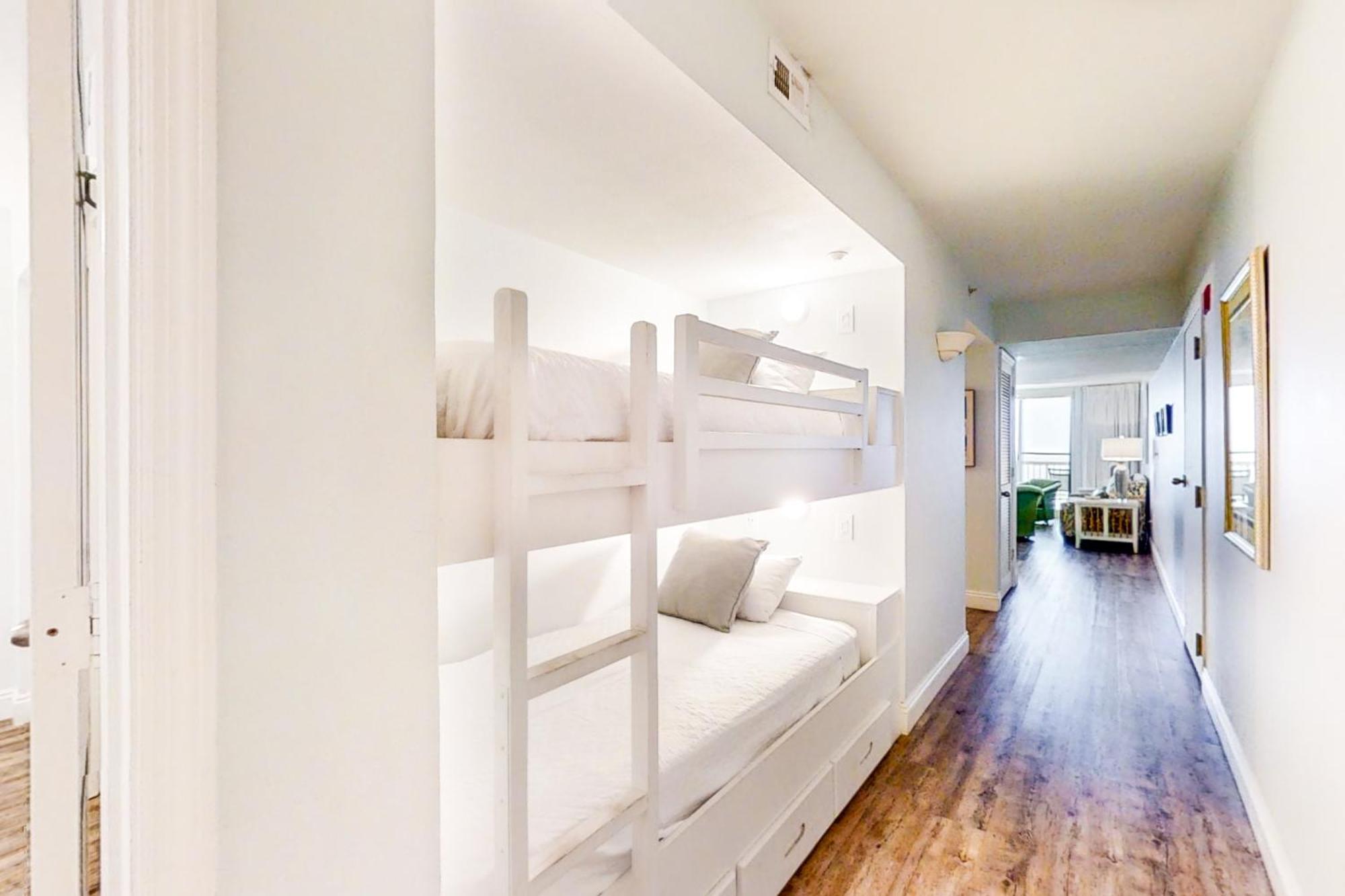 Pelican Beach Resort Дестин Стая снимка